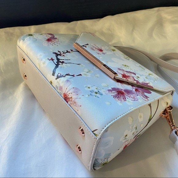 Ted Baker London Cherry Blossom Satchel 🌸 Barely used! 🌸 - Picture 4 of 7